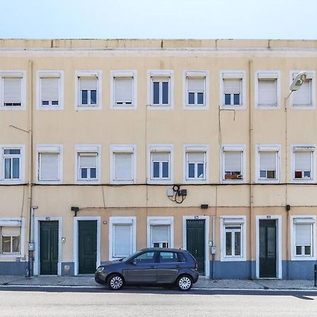 Vita Portucale ! Bright Campo Ourique W/ Terrace リスボン エクステリア 写真
